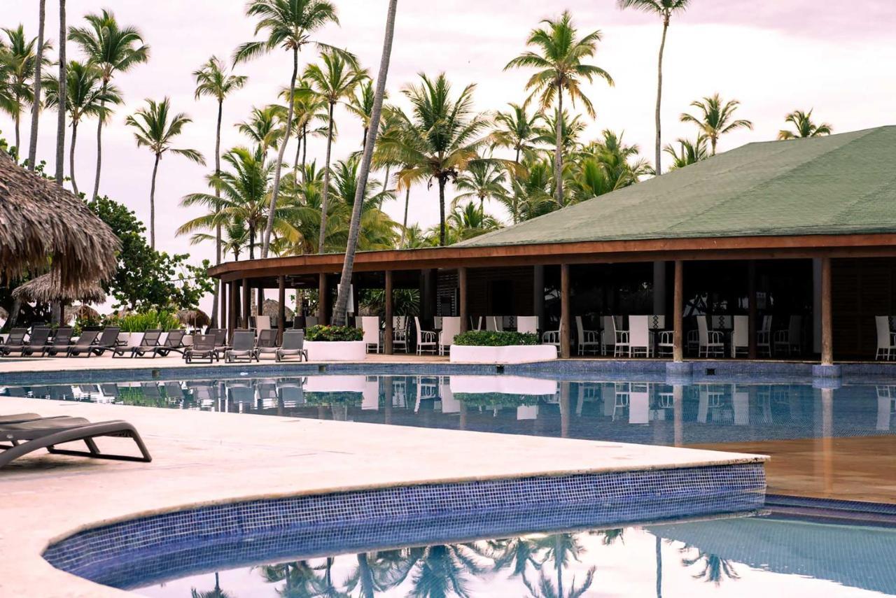 Grand Sirenis Punta Cana Resort & Aquagames Uvero Alto Eksteriør billede The pool at the resort