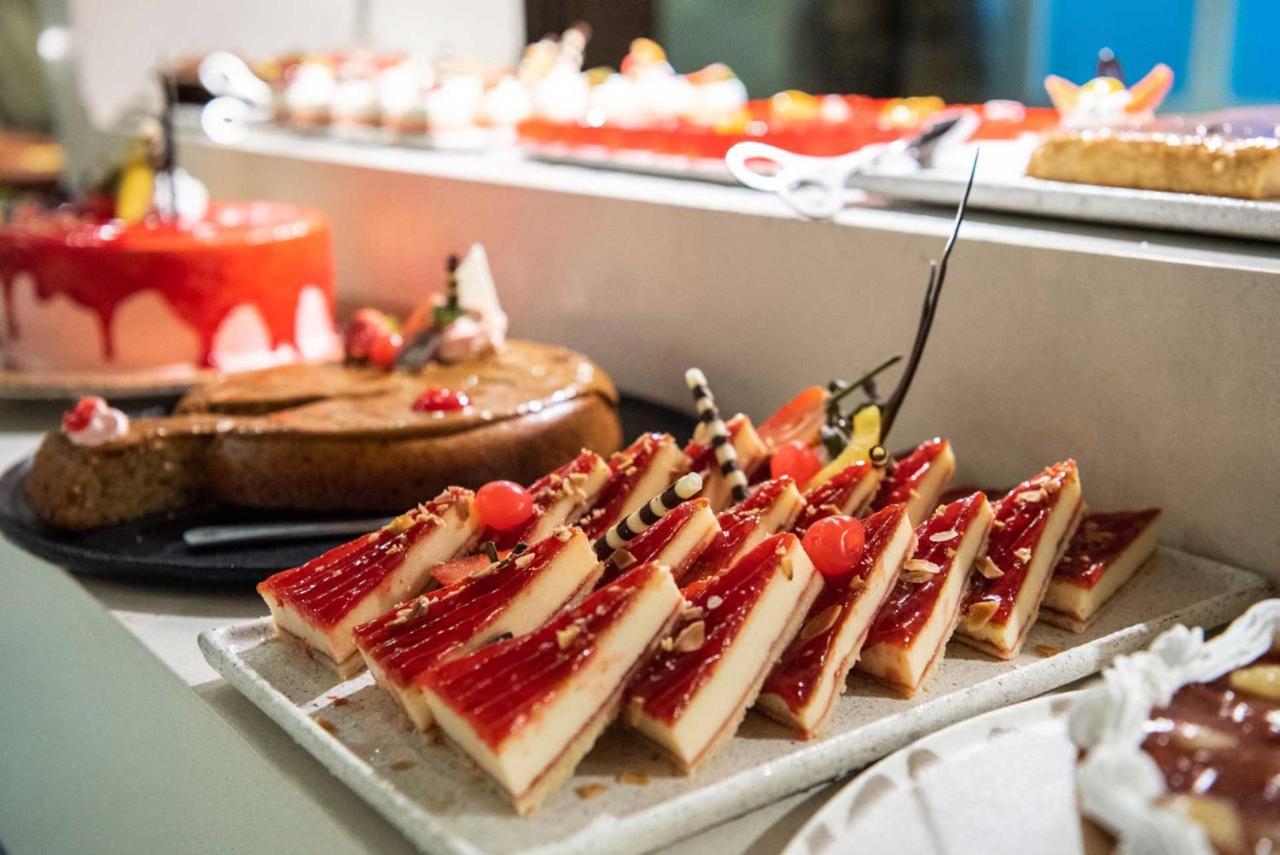 Grand Sirenis Punta Cana Resort & Aquagames Uvero Alto Eksteriør billede Desserts