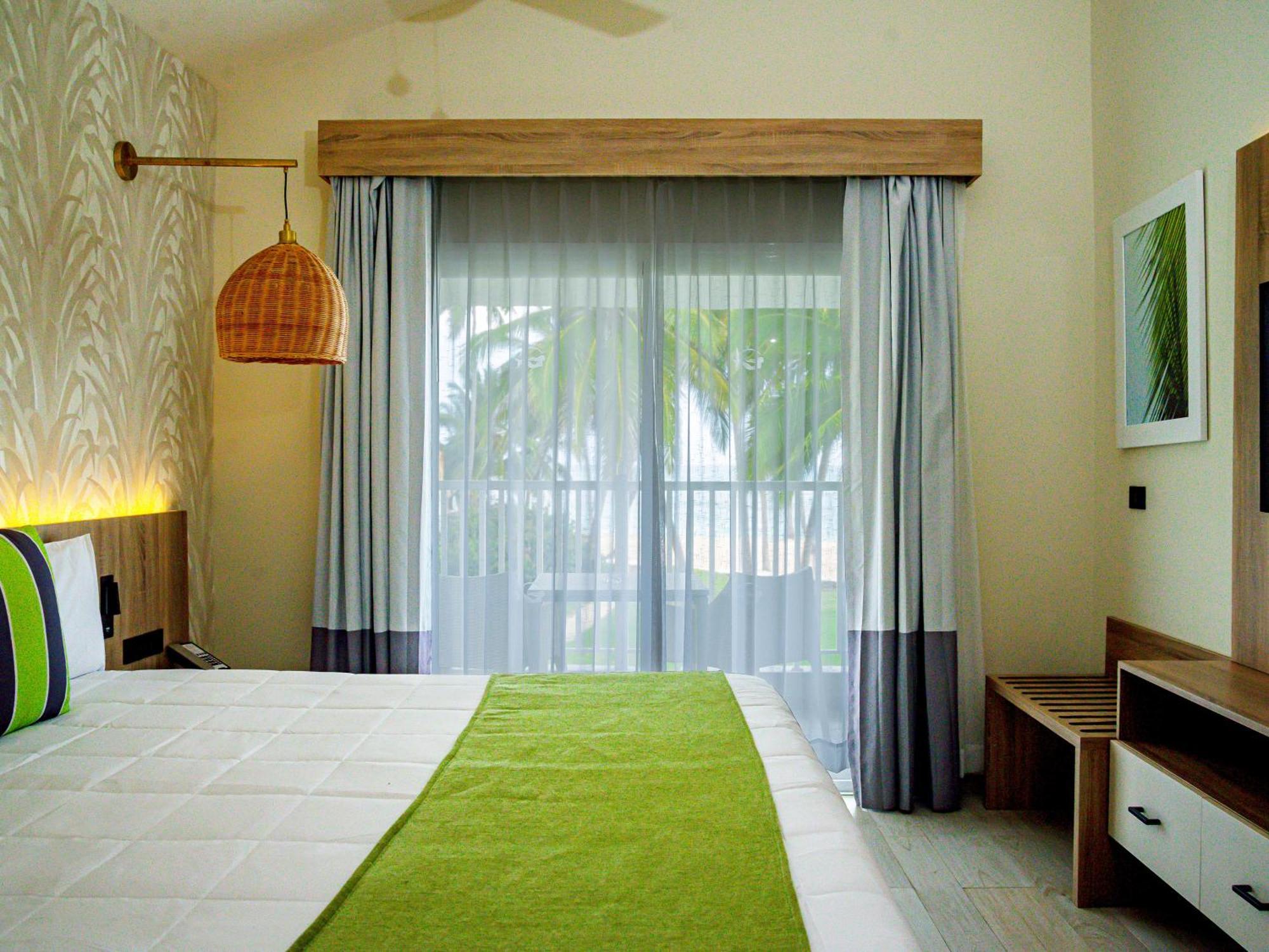 Grand Sirenis Punta Cana Resort & Aquagames Uvero Alto Eksteriør billede A bedroom at the resort