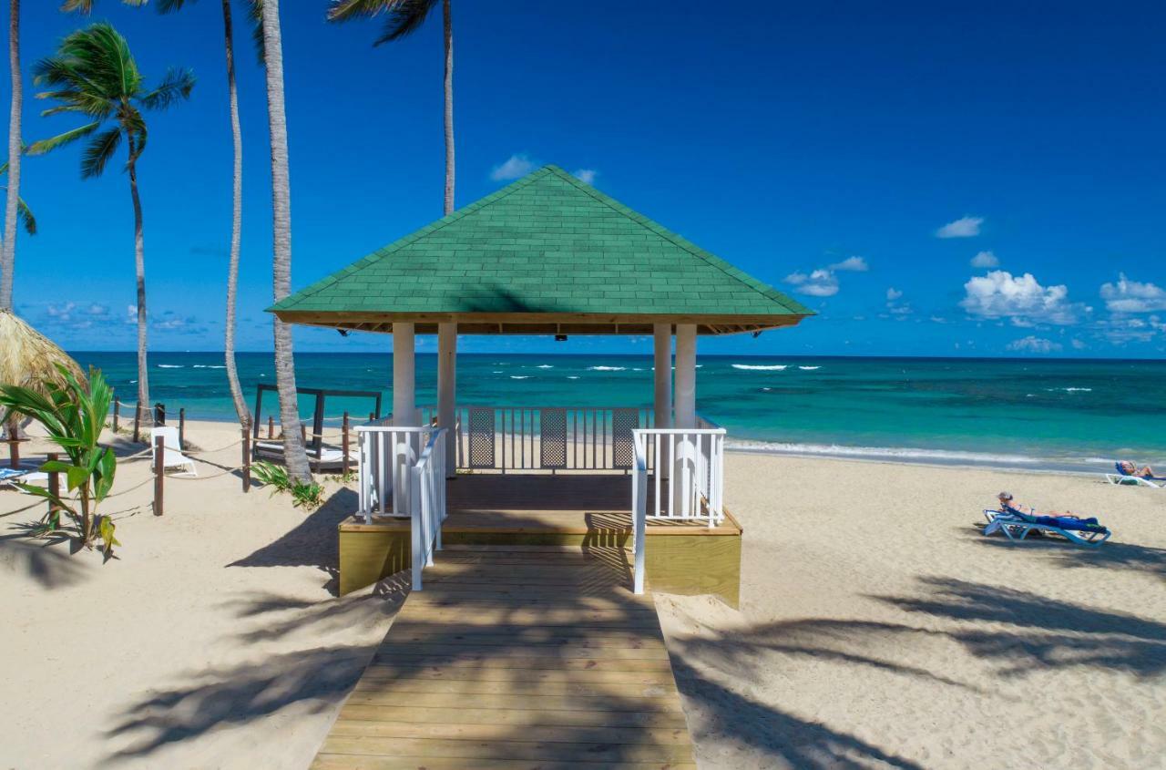 Grand Sirenis Punta Cana Resort & Aquagames Uvero Alto Eksteriør billede A beach in Punta Cana