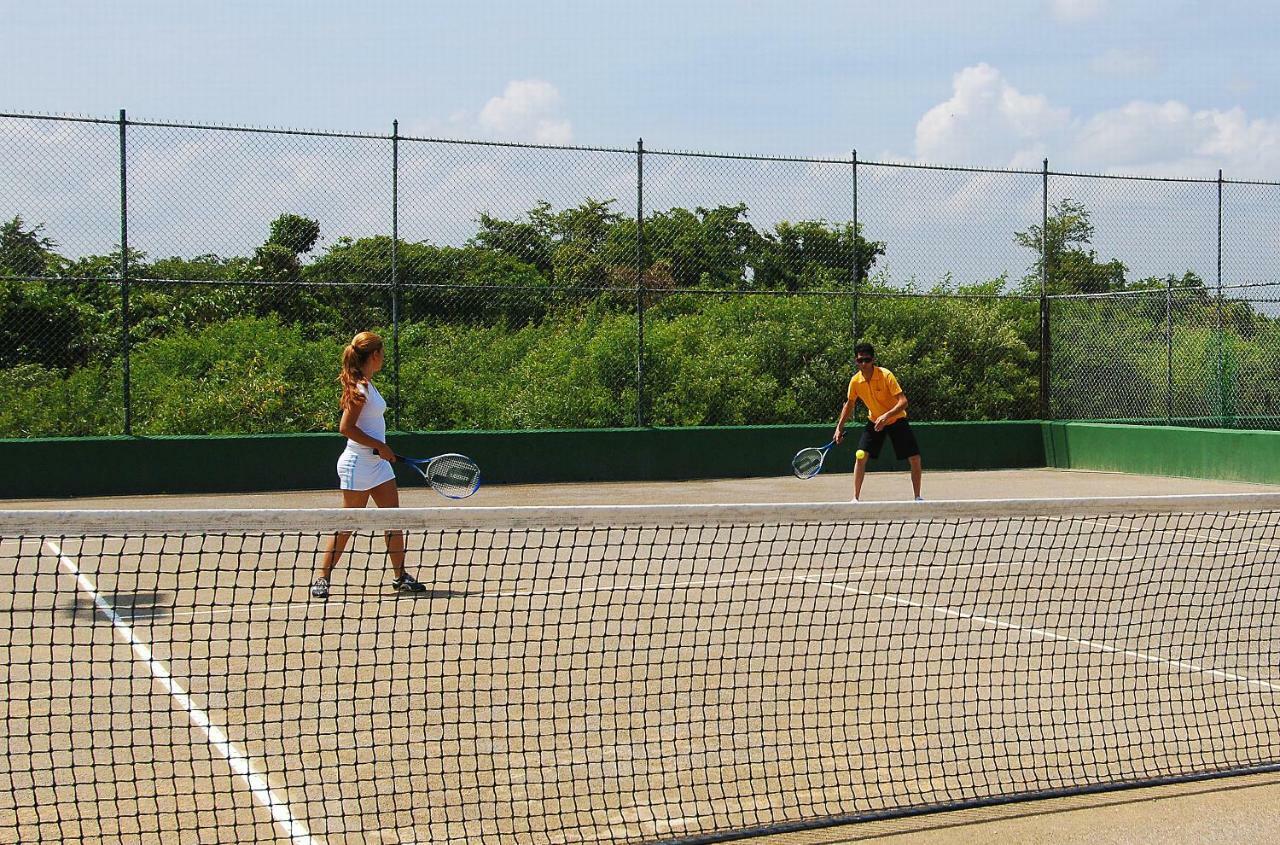 Grand Sirenis Punta Cana Resort & Aquagames Uvero Alto Eksteriør billede Tennis at the 2007 Pan American Games