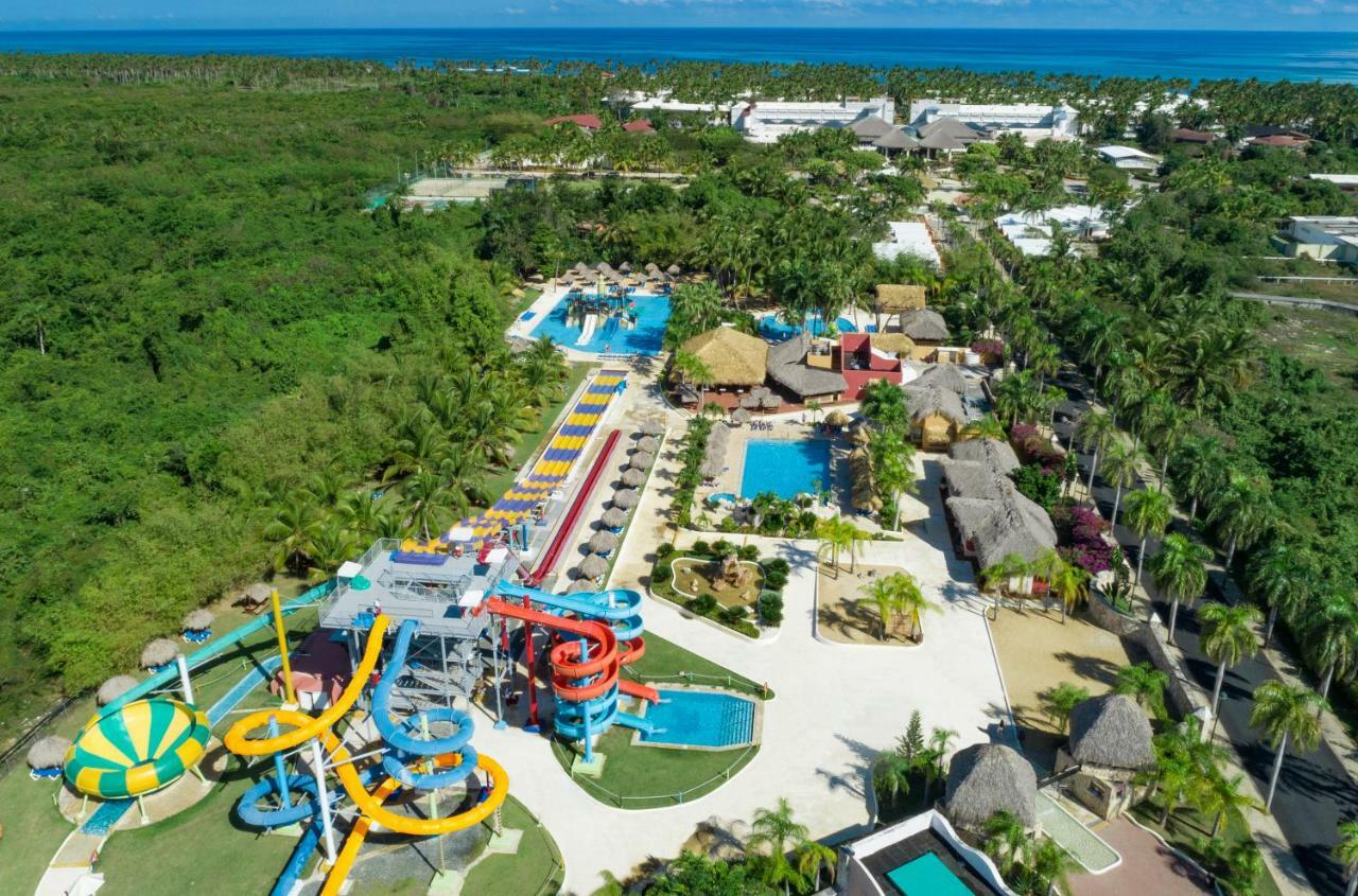 Grand Sirenis Punta Cana Resort & Aquagames Uvero Alto Eksteriør billede Aerial view of the resort